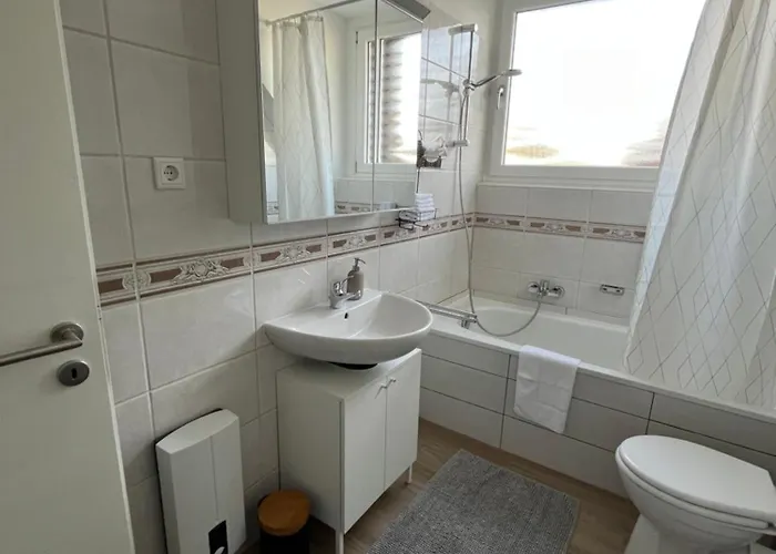 Neu - Moderner Landhausstil Nahe Duesseldorf, Messe, Dus Lejlighed *